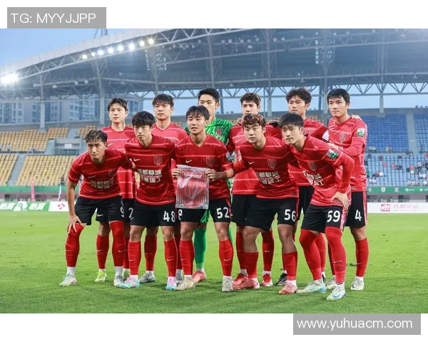 成都足球队在城市联赛中以55分稳居榜首争夺冠军的希望依然强烈