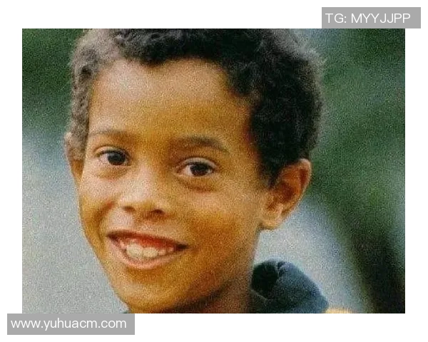 足球明星如何从普通少年成长为绿茵场上的传奇人物揭秘